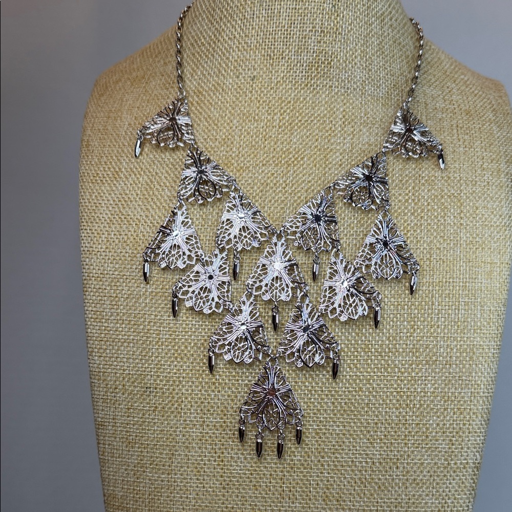 Vintage Vendome Silvertone Filagree Lace Charm Bibb Necklace